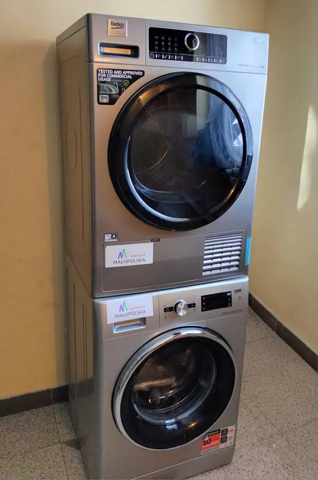 Sprzęt pralniczo-suszący dla OSP Buków