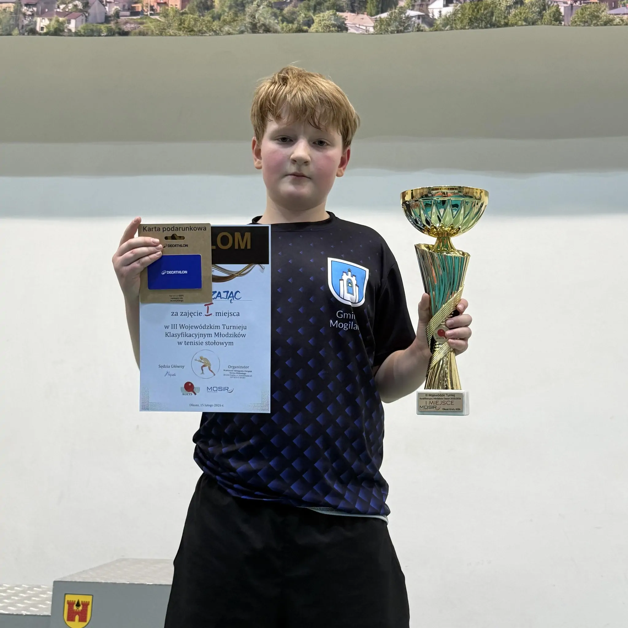 Antek z pucharem. Fot. Hubert Zając