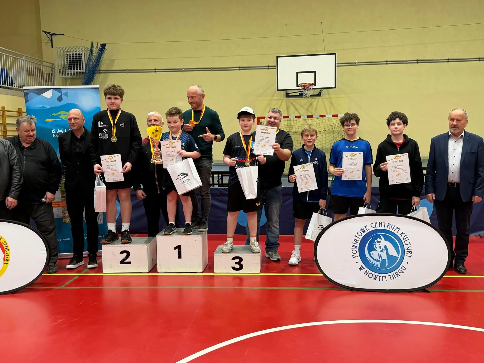 Ostatni zdobyty przez Antka puchar. Fot. Hubert Zając