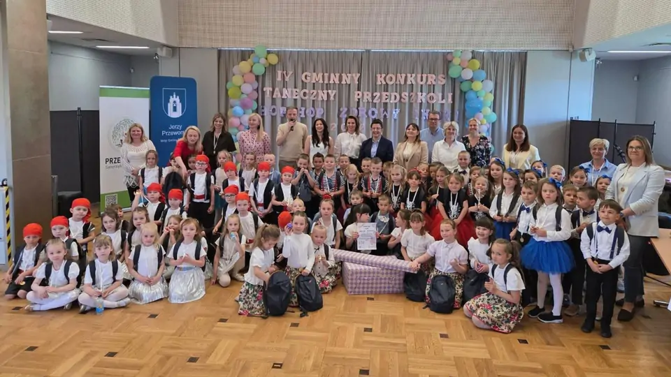 Zdjecie grupowe wykonane podczas