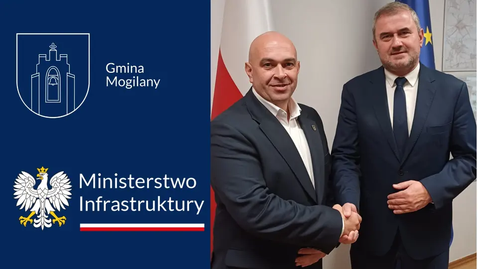 Wójt Gminy Mogilany Jerzy Przeworski ze Stanisławem Bukowcem podają sobie dłoń.