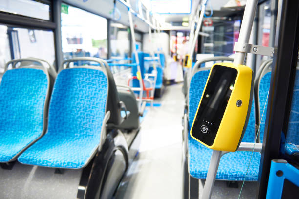 obraz przedstawiający wnętrze autobusu