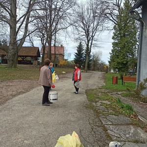 osoby biorące udział w sprzątaniu Gminy 