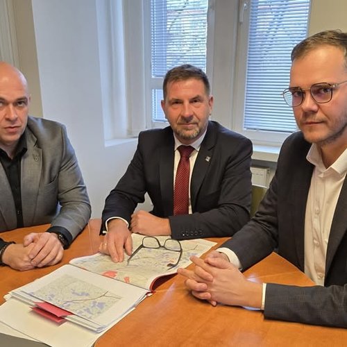 Obraz główny aktualności o tytule Spotkanie na szczycie - Gmina Mogilany przeciw S7!