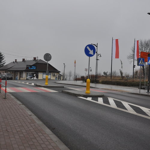 Obraz główny aktualności o tytule Odbiór wyremontowanego odcinka drogi powiatowej 2173K w Mogilanach 