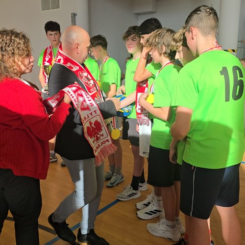 Obraz główny aktualności o tytule I Gminny Niepodległościowy Turniej Piłki Koszykowej Szkół Podstawowych 